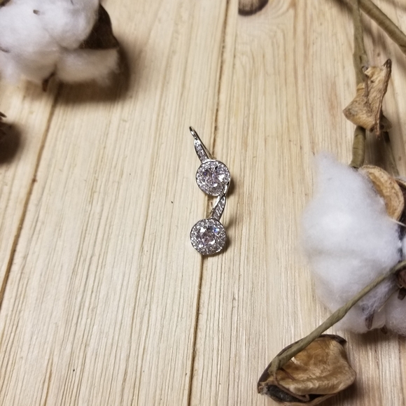 Beautiful SILVER plated CZ Dangle earrings - Picture 2 of 14